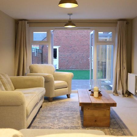 Luxury 6-Bedroom House 5 Minutes From Bicester Village Shopping Outlet Chesterton  エクステリア 写真