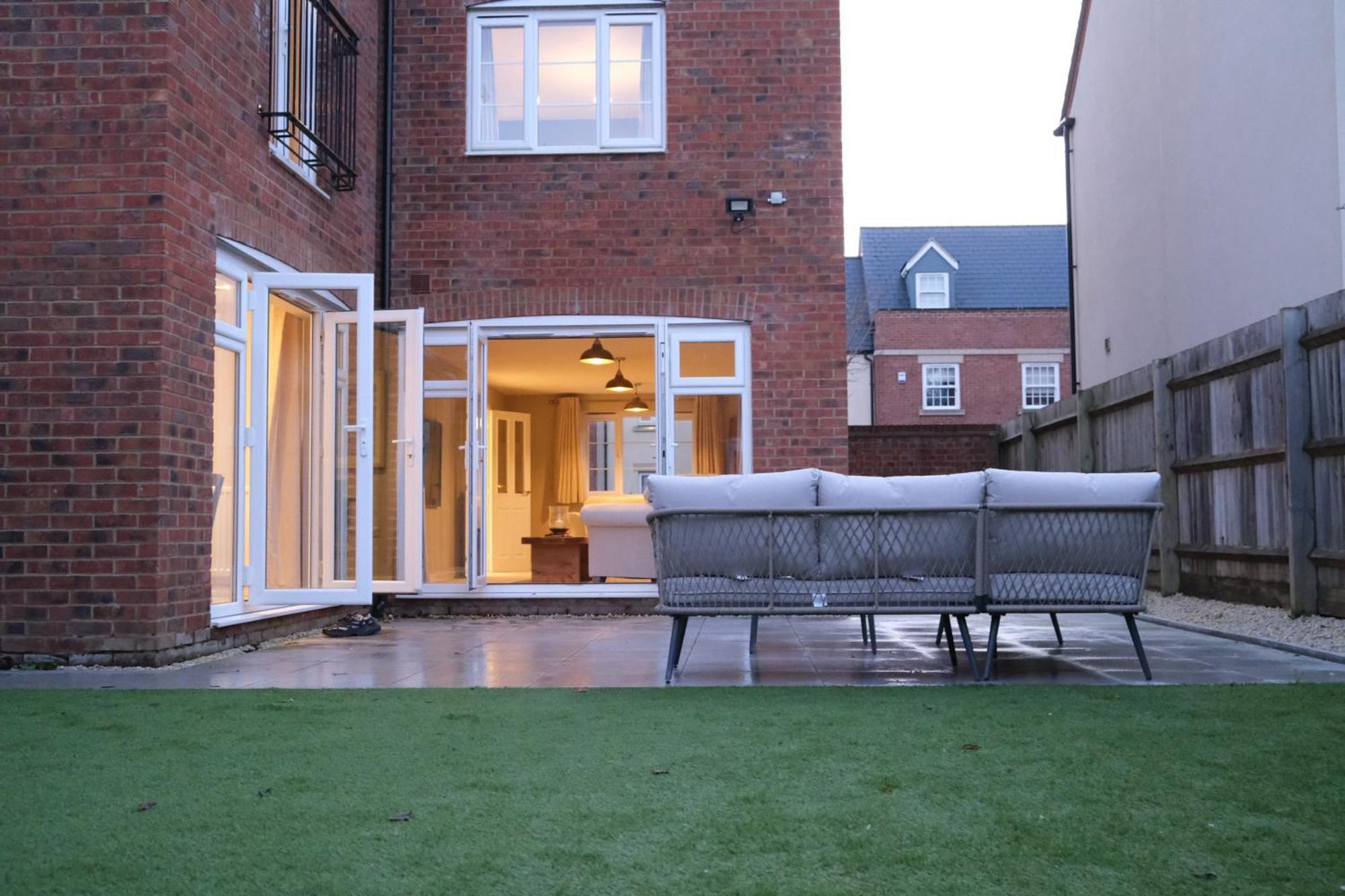 Luxury 6-Bedroom House 5 Minutes From Bicester Village Shopping Outlet Chesterton  エクステリア 写真
