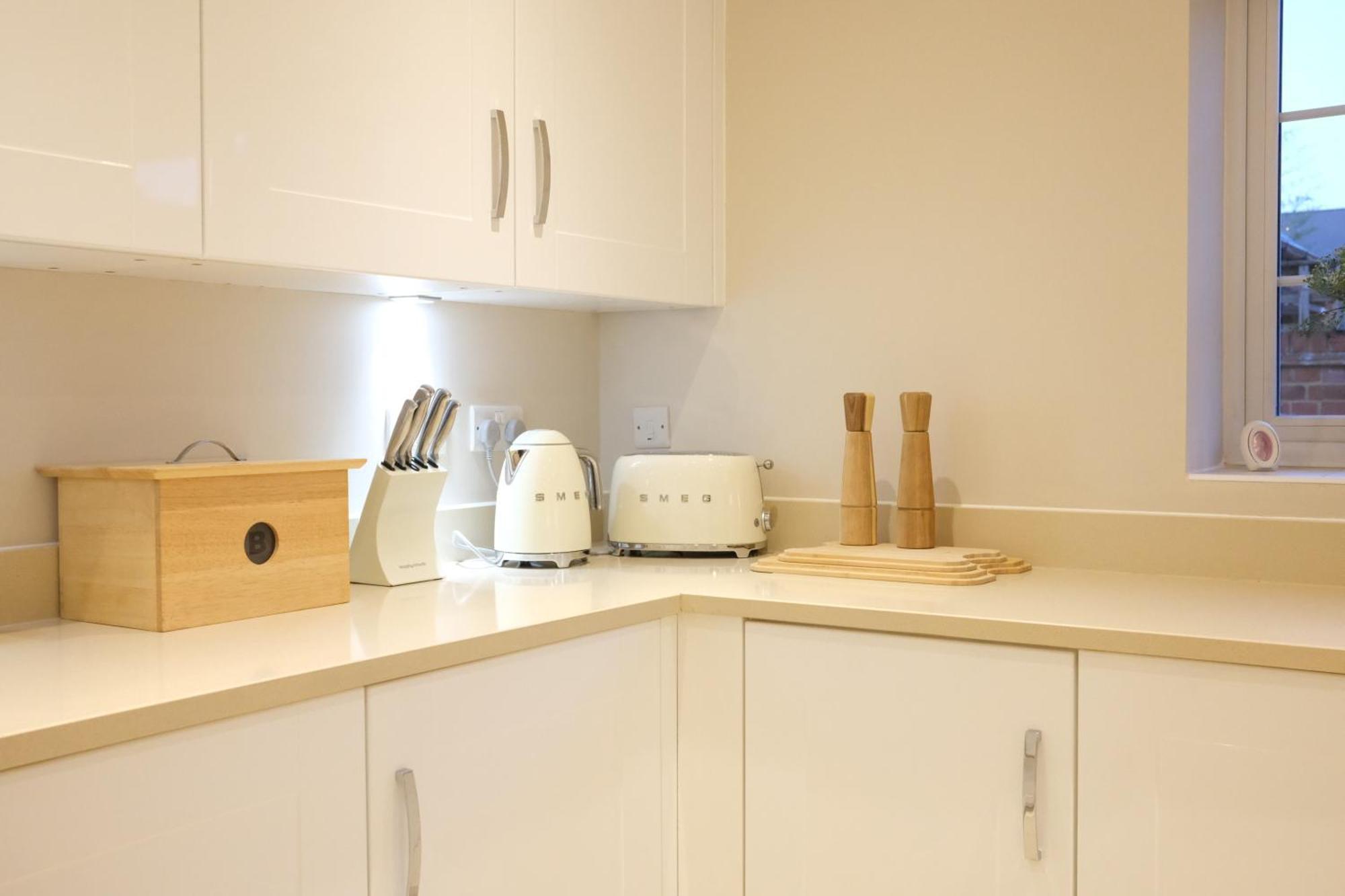 Luxury 6-Bedroom House 5 Minutes From Bicester Village Shopping Outlet Chesterton  エクステリア 写真